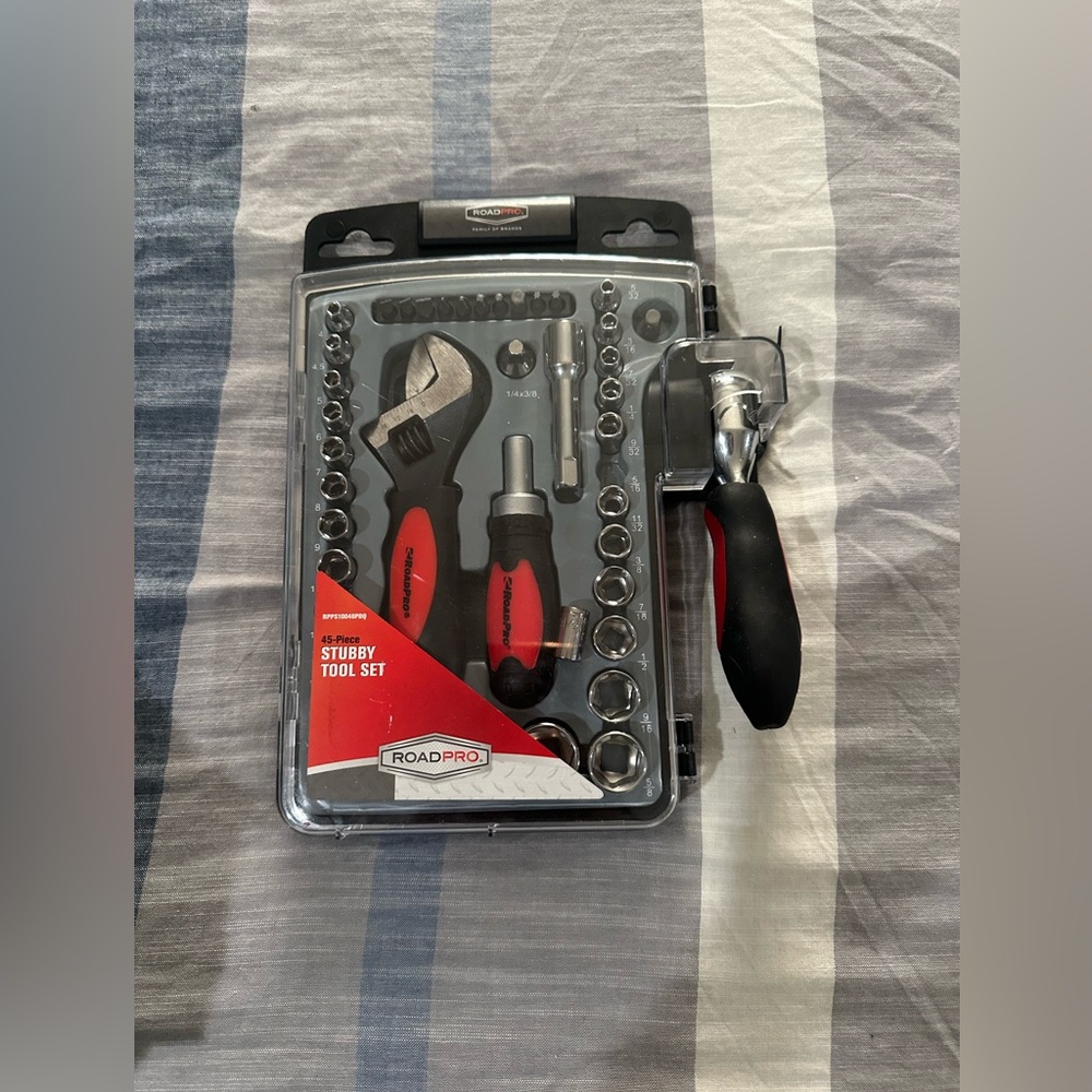 NWT Road Pro 45 Piece Stubby Tool Set With Case